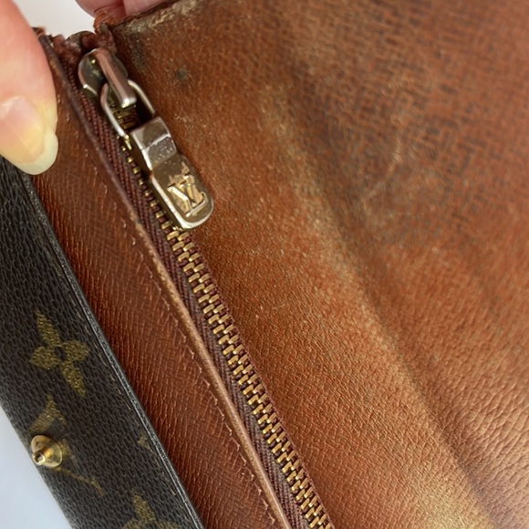 Louis Vuitton LV Monogram Snap Wallet - Picture 7 of 17